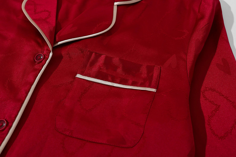 Minkštas raudonas širdelės raštas moteriškas pižamų rinkinys aukštos kokybės dviejų dalių ilgomis rankovėmis ir ilgomis kelnėmis patogiam miegui ir kasdieniam gyvenimui