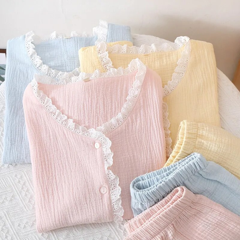 Proljeće/ljeto 2023. Novi ženski komplet pidžama 100% pamuk kratkih rukava + Capris dvodijelni set za kućne salonke s V-izrezom od čipke