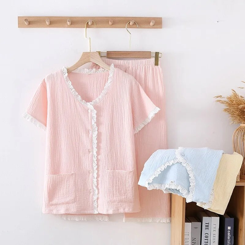 Proljeće/ljeto 2023. Novi ženski komplet pidžama 100% pamuk kratkih rukava + Capris dvodijelni set za kućne salonke s V-izrezom od čipke