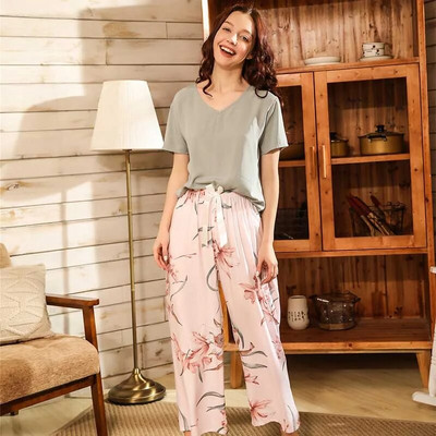 2023. aasta suvi, uued naiste V-kaelusega lehtedega trükitud pidžaamakomplekt Naiste mugavus, lihtsas stiilis magamisriided lahtised pehmed vabaajarõivad kodurõivad