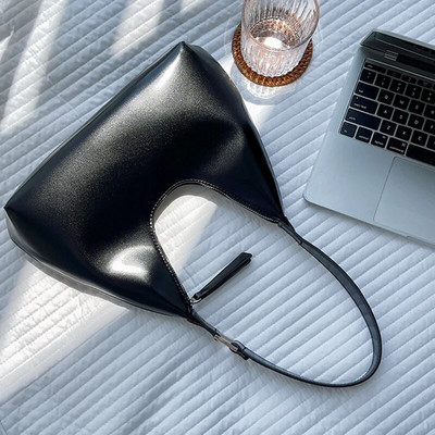Sieviešu soma 2023 Zīmols Dizainera rāvējslēdzējs Mazas rokassomas Sieviešu modes plecu soma PU ādas gadījuma somas