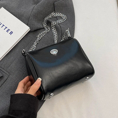 Slatka ljetna modna lančana jastučna torba preko ramena 2023., luksuzna dizajnerska nova mala ženska torbica na rame, ležerne PU ručne torbice jednostavnog stila