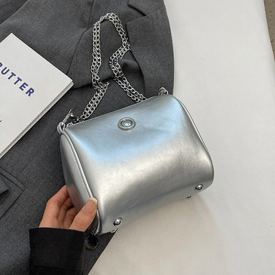 Slatka ljetna modna lančana jastučna torba preko ramena 2023., luksuzna dizajnerska nova mala ženska torbica na rame, ležerne PU ručne torbice jednostavnog stila