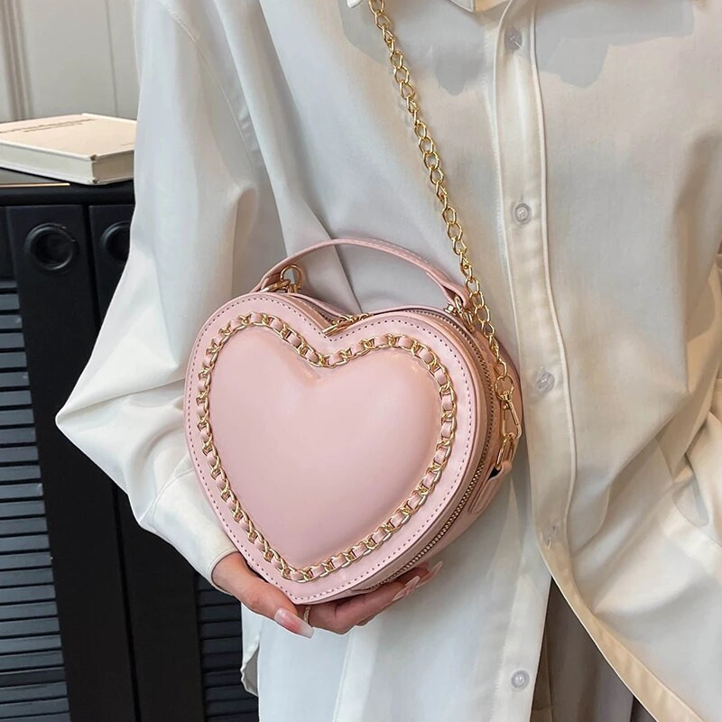 Prabangios dizainerio naujos meilės grandinėlės kryžminio kūno krepšiai moterims, mielos vasaros laisvalaikio ant pečių 2023 m. klasikinės madingos moteriškos PU odinės piniginės