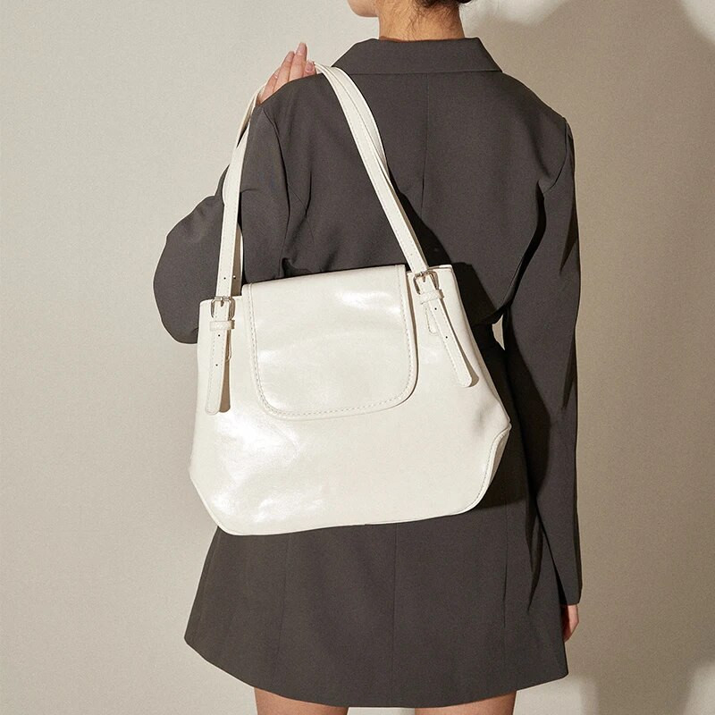 2023 Luksuslik disainer, suure mahutavusega õlakotid naistele, suvised vabaaja lihtsas stiilis kandekott, mood, nahast uued naiste käekotid