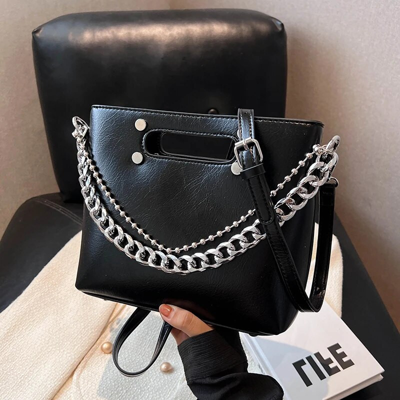 Nove visokokvalitetne ručne torbe s lančićima, modne ljetne luksuzne dizajnerske torbe za 2023., preko ramena, svestrane ležerne PU na rame za žene