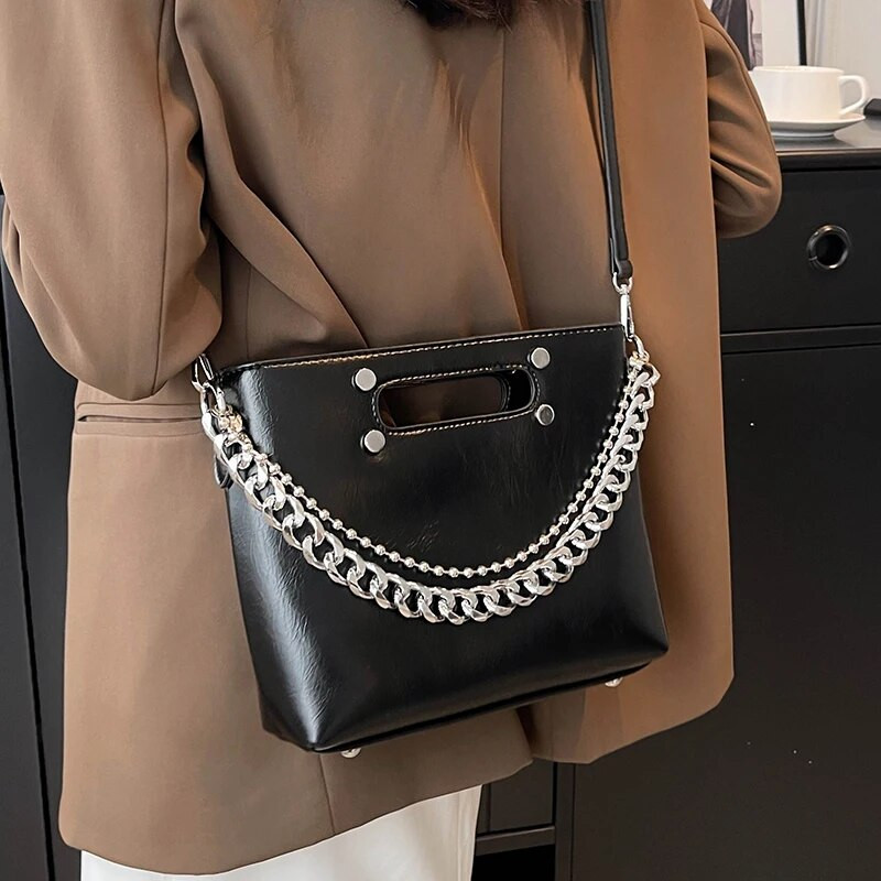 Nove visokokvalitetne ručne torbe s lančićima, modne ljetne luksuzne dizajnerske torbe za 2023., preko ramena, svestrane ležerne PU na rame za žene
