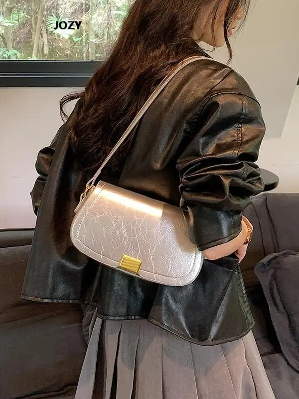 Vasaros prabangūs dizainerių paprasto stiliaus kryžminiai krepšiai 2023 m. Nauji kasdieniai madingi, universalūs pečiai, skirti moterims Klasikiniai odiniai pakabos krepšiai