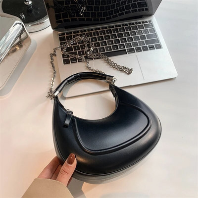 Poolkuu väike PU-nahast kaenlaaukott lühikese käepidemega 2023 naiste disainikäekott Luksuslik kett Lady õlakott Y2K