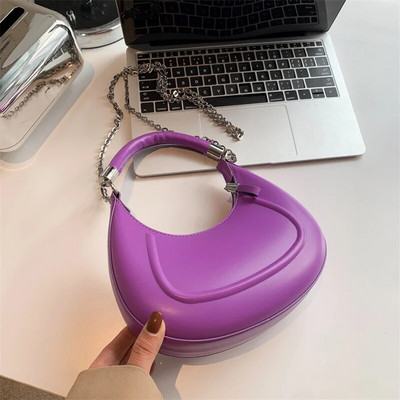 Poolkuu väike PU-nahast kaenlaaukott lühikese käepidemega 2023 naiste disainikäekott Luksuslik kett Lady õlakott Y2K