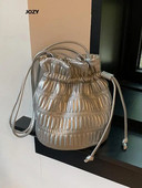 Bucket torbe preko ramena Ležerne ljetne luksuzne dizajnerske jednobojne za žene Jednostavan stil Male torbe na rame 2023. Trendovska svestrana torbica