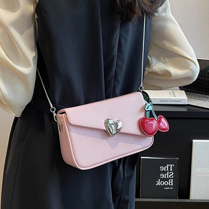 Vasaros mielas laisvalaikio prabangaus dizaino grandinėlė Crossbody Krepšiai Nauji 2023 m. madingi odiniai įvairiaspalviai universalūs pečių krepšiai moterims piniginė