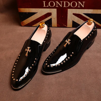 Vyriški lakinės odos batai Juodi vestuviniai batai Britų žema viršūnė Minkšta vyriška suknelė Batai Vienspalviai Kniedės Verslo oficialūs Loafers