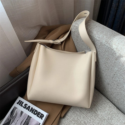 2 komplekti vabaaja kandekott PU-nahast õlakott naistele Moodne naiste reisikott Disainer Luksuslik naiste kaenlaaukott uhiuus