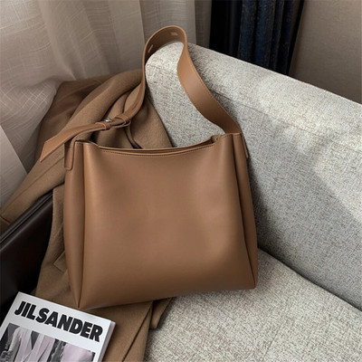 2 komplekti vabaaja kandekott PU-nahast õlakott naistele Moodne naiste reisikott Disainer Luksuslik naiste kaenlaaukott uhiuus