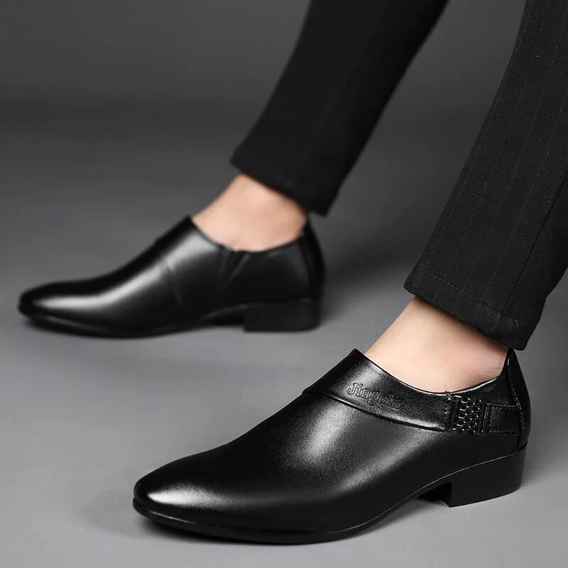 Luksuslikud meeste nahast kingad pidulikud kleidikingad meestele suures suuruses pulmapidudeks Kontoritööjalatsid Slip on Business Casual Oxfords