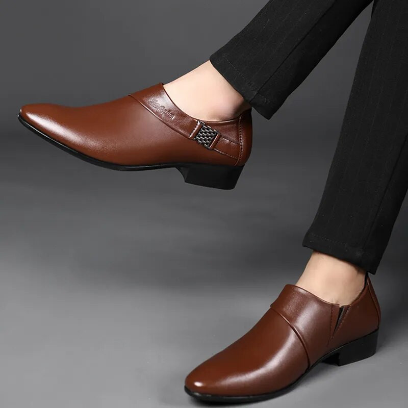 Luksuslikud meeste nahast kingad pidulikud kleidikingad meestele suures suuruses pulmapidudeks Kontoritööjalatsid Slip on Business Casual Oxfords
