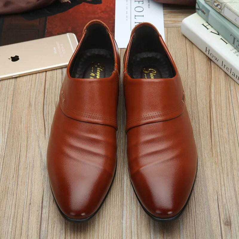 Meeste pidulikud kingad Nahast ärikleit Kingad Täielikult sobivad vabaaja jalanõud Meeste libisemine Oxfordi terava varbaga Chaussure Homme