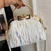 Επώνυμα επώνυμα Γυναικεία Lock Chic Shell Clip Big Handbags Retro Lady Black White Pink Messenger Τσάντες βραδινές τσάντες ώμου Clutch