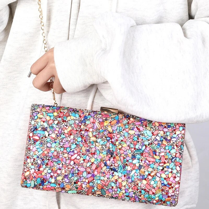Įvairių spalvų akmeninė mergaitės vestuvinė kieta akrilo rankinė sankabos metalinė grandinėlė ant peties vakarinė piniginė su blokuojamu užsegimu