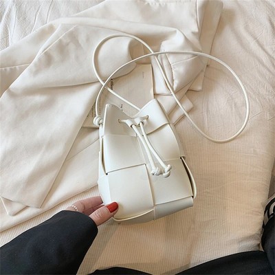 „Fashion Weave“ maži minkštos PU odinės kibiro krepšiai moterims, 2023 m. „Designer pečių skersinis“ krepšys Prabangios moteriškos piniginės ir rankinės