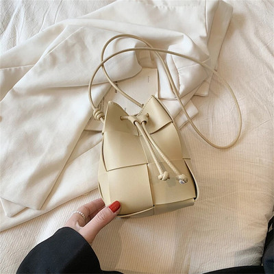 „Fashion Weave“ maži minkštos PU odinės kibiro krepšiai moterims, 2023 m. „Designer pečių skersinis“ krepšys Prabangios moteriškos piniginės ir rankinės