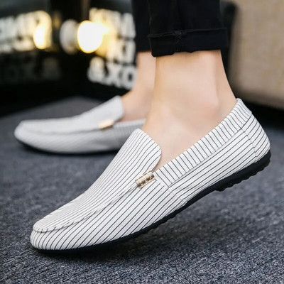 Spring and Summer Men`s Loafers Large Size Light and Comfortable Flat Shoes Men`s Breathable Non-slip Soft Casual Canvas Shoes