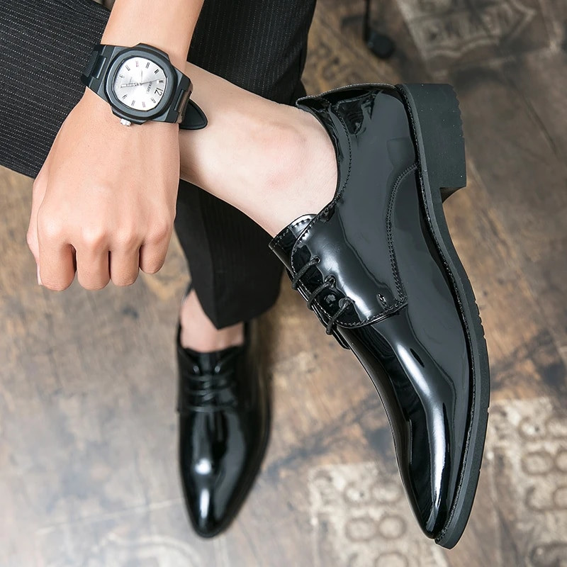 2023 Νέα Casual Ανδρικά Παπούτσια Glitter Royal Πράσινα γυαλιστερά επίπεδα επίσημα βραδινά παπούτσια γάμου Oxfords Ανδρικά κοινωνικά επαγγελματικά παπούτσια