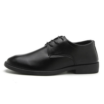 Модни мъжки обувки без обувки Мъжки оксфордки Нова бизнес рокля Мъжки обувки Класически кожени мъжки костюми Shoe Chaussure Homme