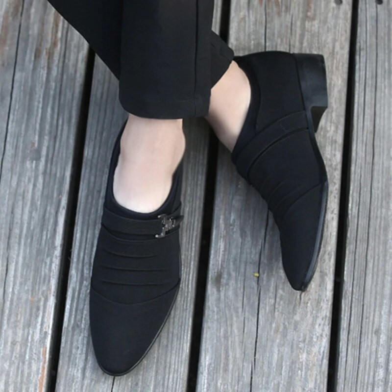 Nove modne svečane cipele za muškarce Raznolike platnene cipele Muška prozračna obuća velikih veličina Ležerna poslovna cipela Zapatos Hombre