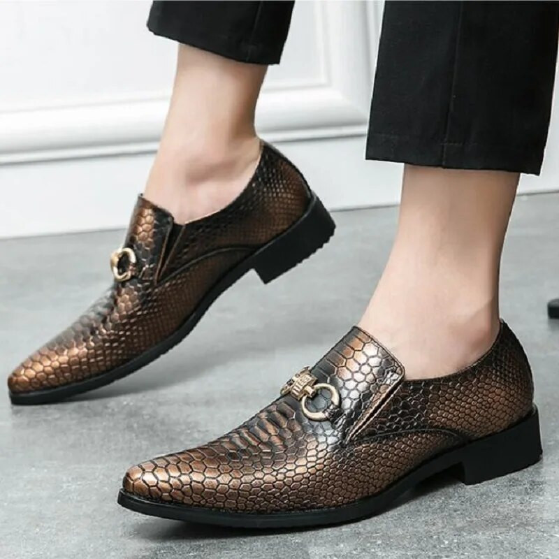 Juodi Loafers Vyrams Madingi Gyvatės Spausdinti Batai Smailianosiais Batai Ruda Metalinė Sagtimi Vestuviniai Batai Vyrams Dydis 38-46 1AA52