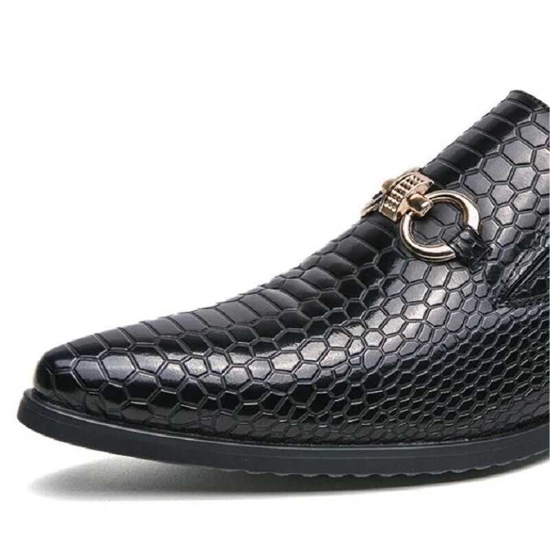 Juodi Loafers Vyrams Madingi Gyvatės Spausdinti Batai Smailianosiais Batai Ruda Metalinė Sagtimi Vestuviniai Batai Vyrams Dydis 38-46 1AA52