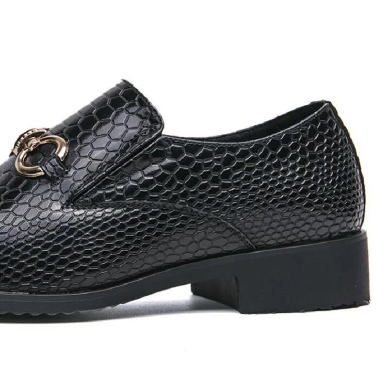 Juodi Loafers Vyrams Madingi Gyvatės Spausdinti Batai Smailianosiais Batai Ruda Metalinė Sagtimi Vestuviniai Batai Vyrams Dydis 38-46 1AA52