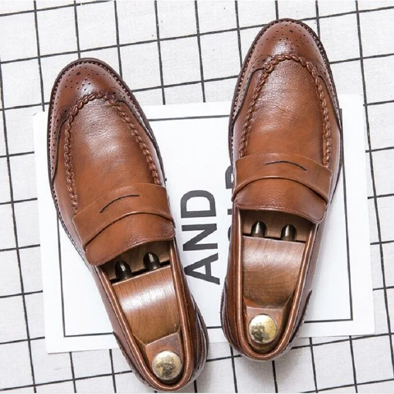 Luksuzne dizajnerske muške cipele za slobodno vrijeme, natikače, kožne svečane cipele, velika veličina 38-47, brogue izrezbarena mokasina, cipele za vožnju D2A22