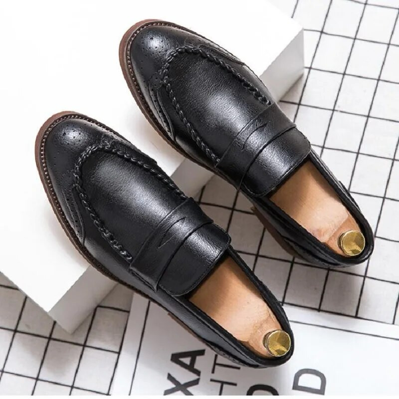 Luksuzne dizajnerske muške cipele za slobodno vrijeme, natikače, kožne svečane cipele, velika veličina 38-47, brogue izrezbarena mokasina, cipele za vožnju D2A22