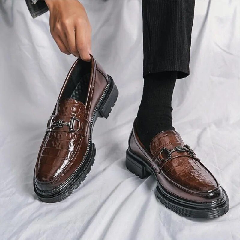 2023. Luksuzne cipele s uzorkom krokodila, visokokvalitetne kožne modne muške cipele, gumeni potplat, smeđe ležerne cipele 1AA10