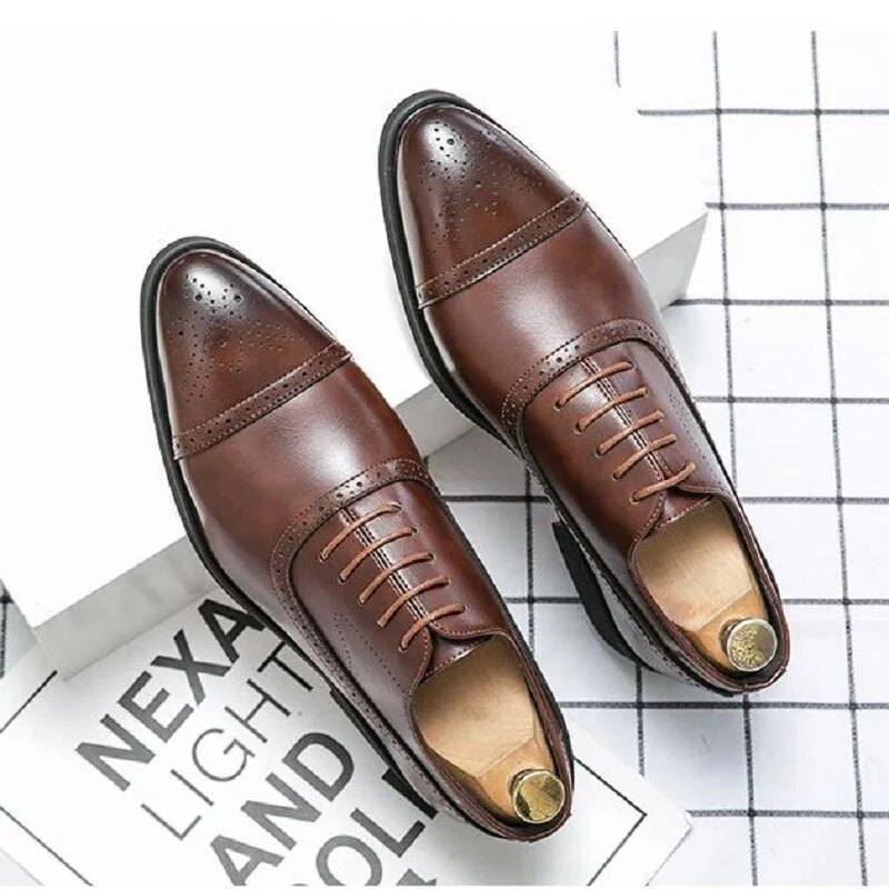 Oxfords vyriški batai raudona padu mada verslo atsitiktinis vakarėlis kasdienis retro stiliaus raižytas suvarstomas Brogue suknelės batai Da60
