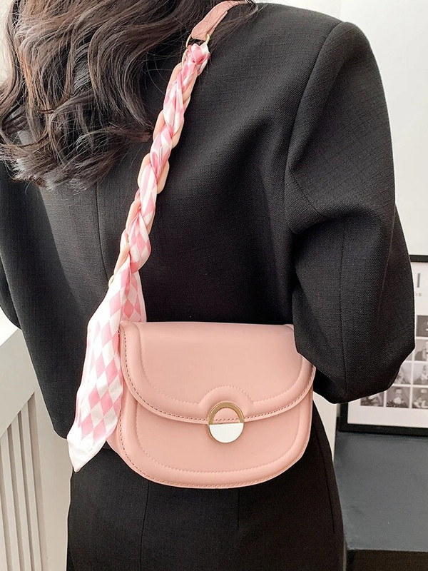 2023 Luxury Designer Crossbody kotid Uus suvine mood õlg naistele Kvaliteetne klassikaline mitmevärviline sadula naiste käekott