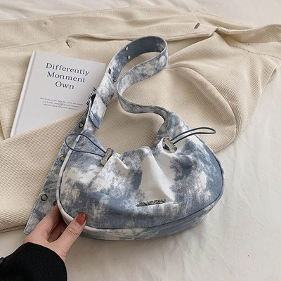 Luksusliku disainiga lõuendist vabaaja õlakott naistele 2023, uus mood, väike Crossbody Y2K suvine naiste trendikas poolkuu käekott