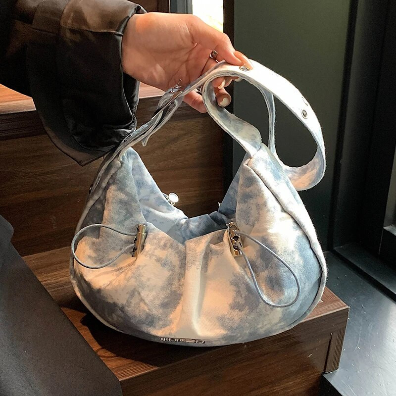 Luksusliku disainiga lõuendist vabaaja õlakott naistele 2023, uus mood, väike Crossbody Y2K suvine naiste trendikas poolkuu käekott