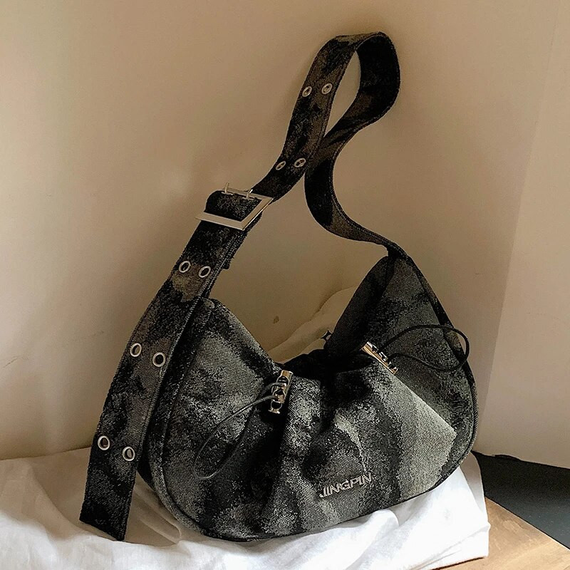 Luksusliku disainiga lõuendist vabaaja õlakott naistele 2023, uus mood, väike Crossbody Y2K suvine naiste trendikas poolkuu käekott