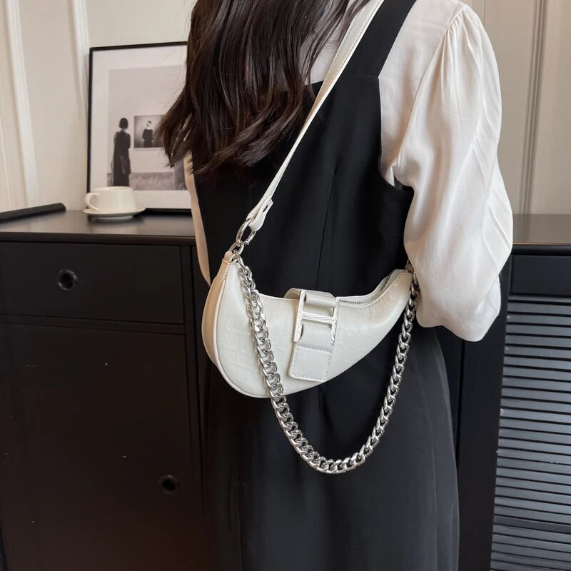 LEFTSIDE Crossbody kotid naistele, 2023. aasta trend, uus Korea mood, hõbedane PU-nahast minikäekotid, sadula-kaenlaaukott