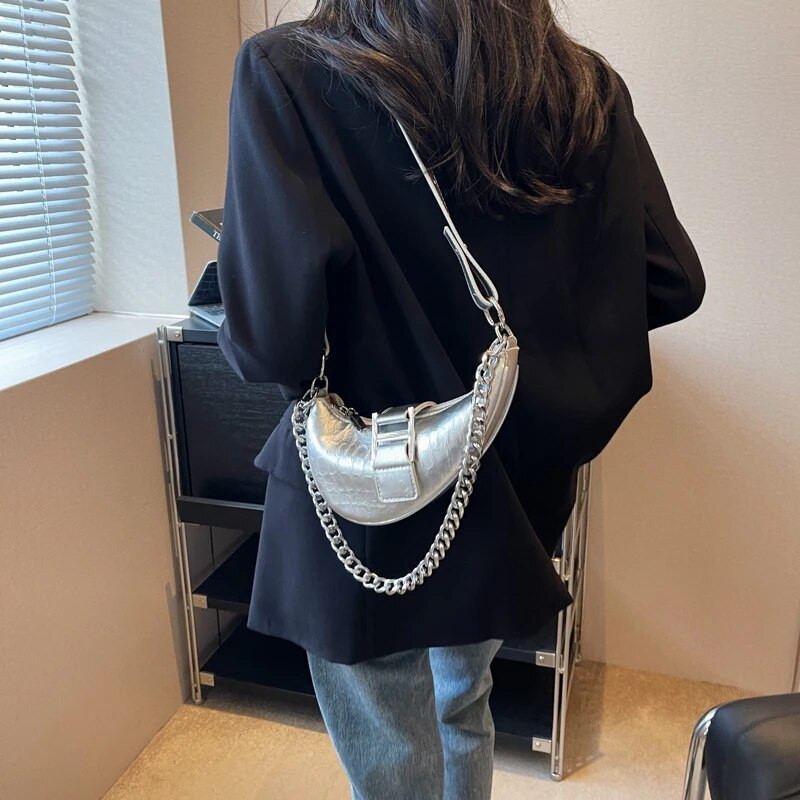 LEFTSIDE Crossbody kotid naistele, 2023. aasta trend, uus Korea mood, hõbedane PU-nahast minikäekotid, sadula-kaenlaaukott