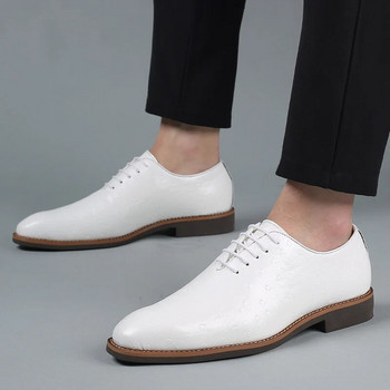 Yomior Нови висококачествени бизнес бели ежедневни кожени обувки Пролетни британски официални рокли Сватбени италиански обувки Мъжки мокасини Оксфорд