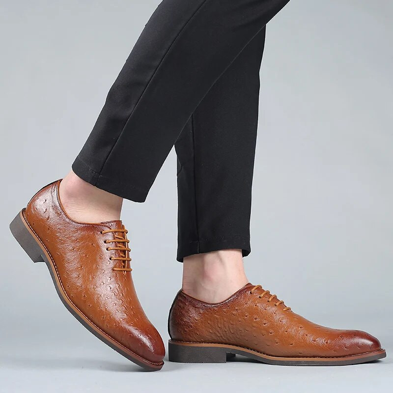 Yomiori uued kvaliteetsed ärilised valged vabaaja nahast kingad Kevad Briti pidulik kleit pulmadeks Itaalia kingad, meeste jalatsid Oxfordi