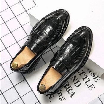 Бизнес официални кожени обувки Мъжки британски стил Тенденция Корейска версия Ежедневни мъжки обувки с дебела подметка Tide D2H17