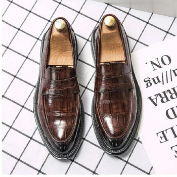 Бизнес официални кожени обувки Мъжки британски стил Тенденция Корейска версия Ежедневни мъжки обувки с дебела подметка Tide D2H17