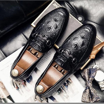 Модна тенденция Мъжки мокасини Дишащи ежедневни обувки Мокасини Официални кожени за мъже Бизнес остри мъжки луксозни ръчно изработени Da36