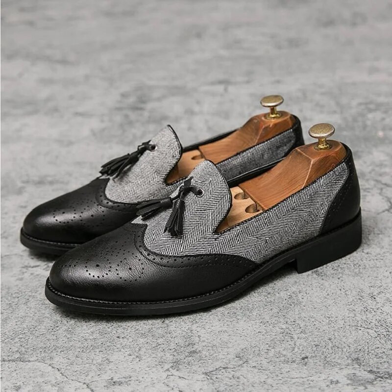 Δερμάτινα παπούτσια για άνδρες με φούντα Casual Brogue Flats σκαλιστά ανδρικά παπούτσια φόρεμα Αγγλίας Ανδρικά παπούτσια Loafers Dropshipping 1A24