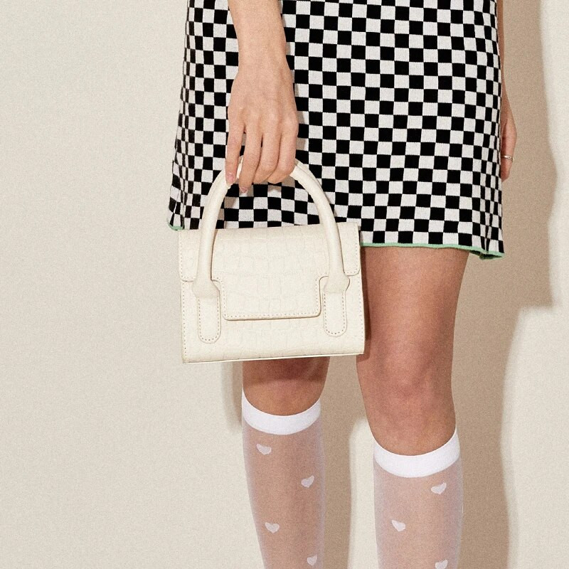 Luksuslik disainer naistele Uus mood mitmekülgsed väikesed ristkehaga kotid Lihtsa stiiliga suvised soliidsed käekotid Klassikaline nahast õlg